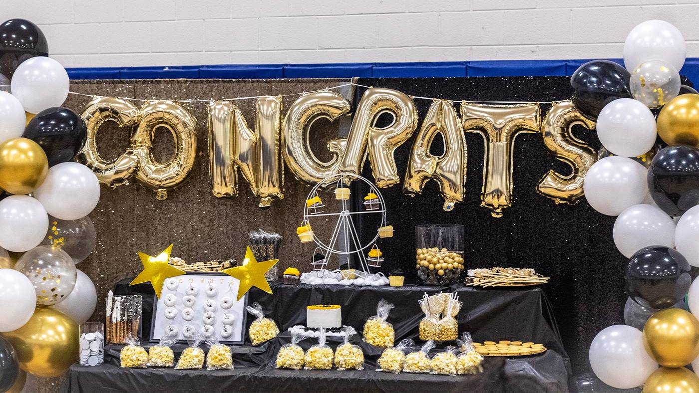 Graduation balloon decoration